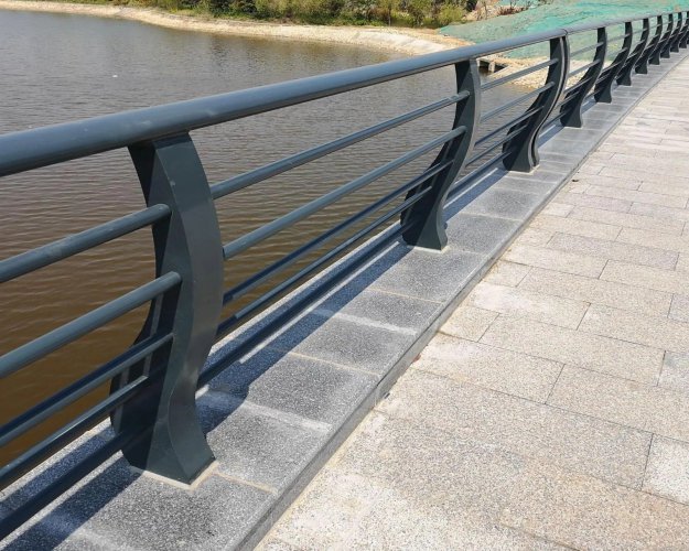 河道護欄